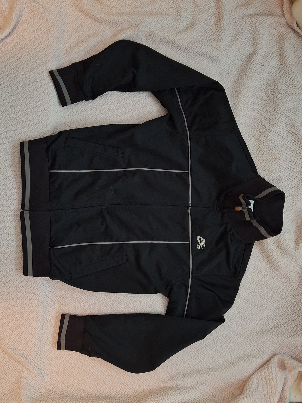 Nike SB (Skateboarding) black track jacket with gray/silver M